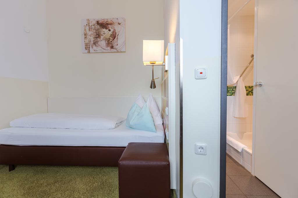Hotel Arooma Erding Ngoại thất bức ảnh