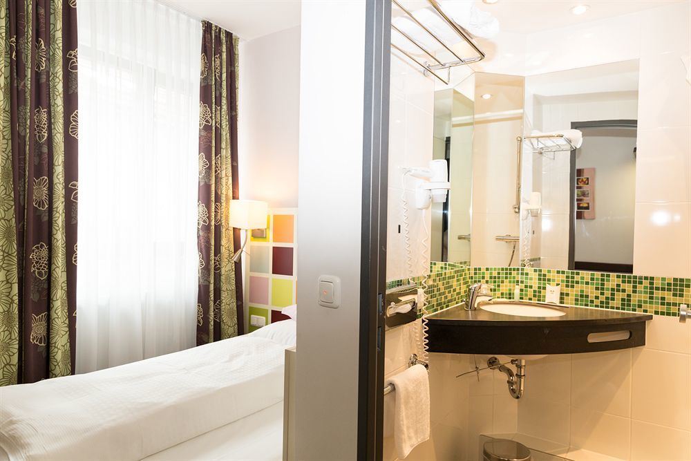 Hotel Arooma Erding Ngoại thất bức ảnh