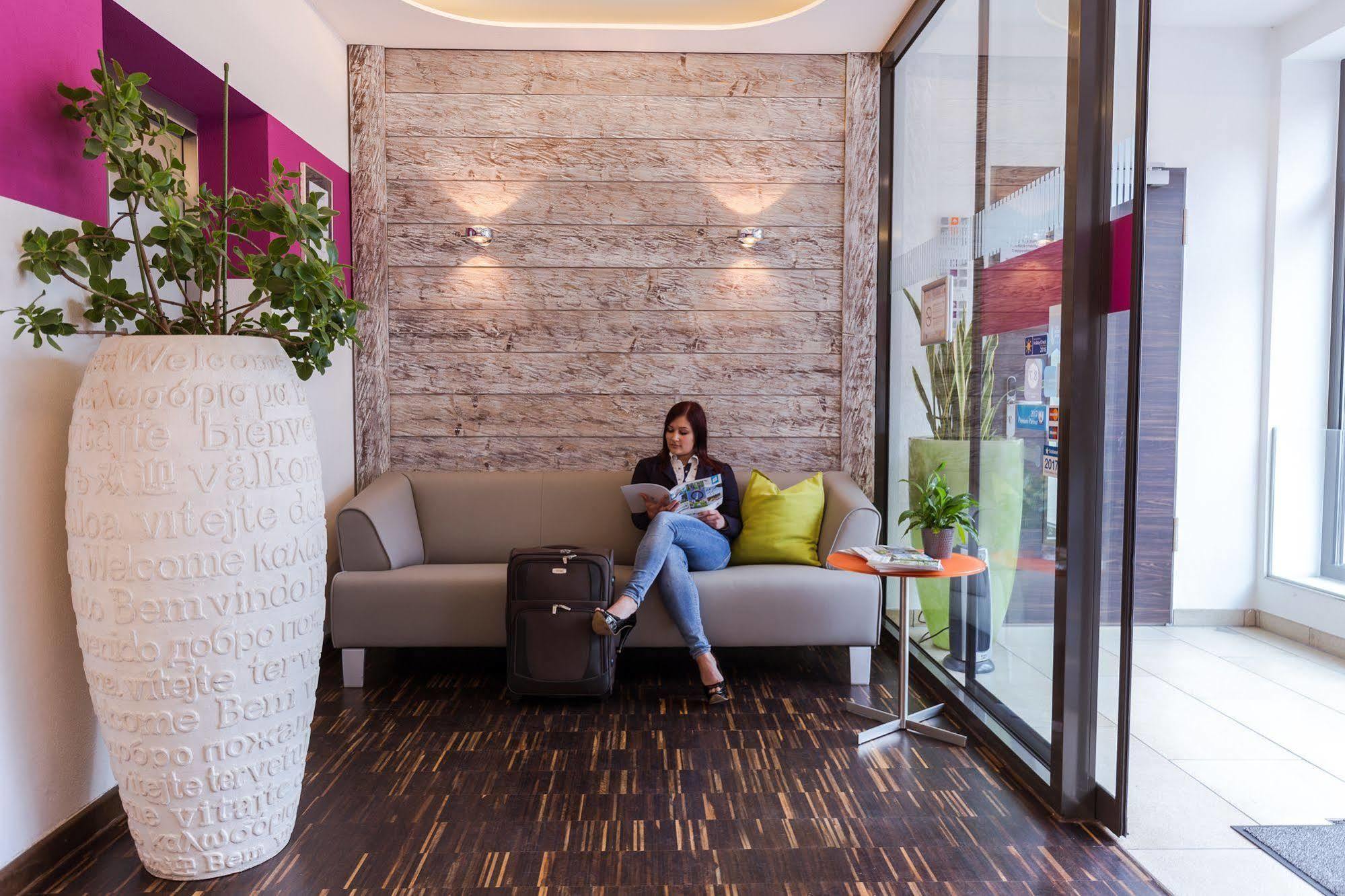 Hotel Arooma Erding Ngoại thất bức ảnh