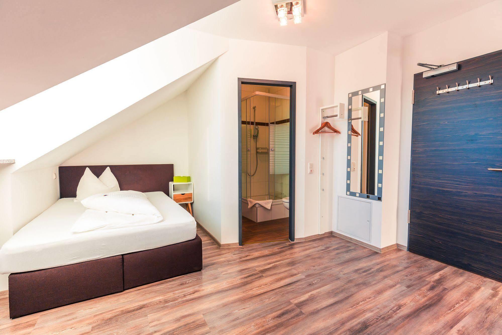 Hotel Arooma Erding Ngoại thất bức ảnh
