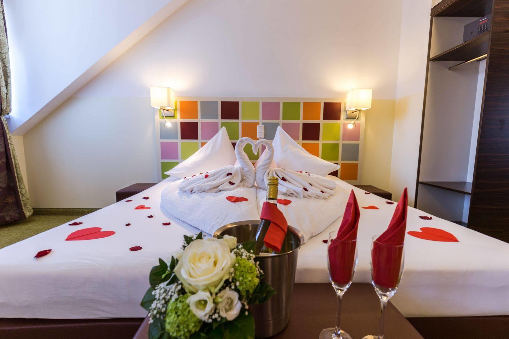 Hotel Arooma Erding Ngoại thất bức ảnh