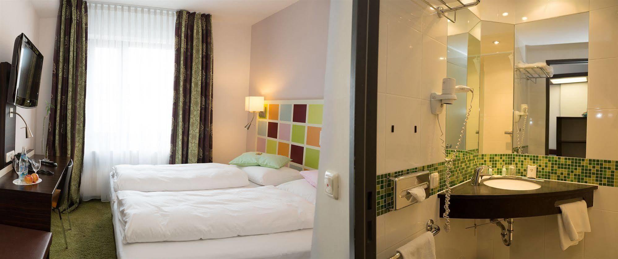 Hotel Arooma Erding Ngoại thất bức ảnh