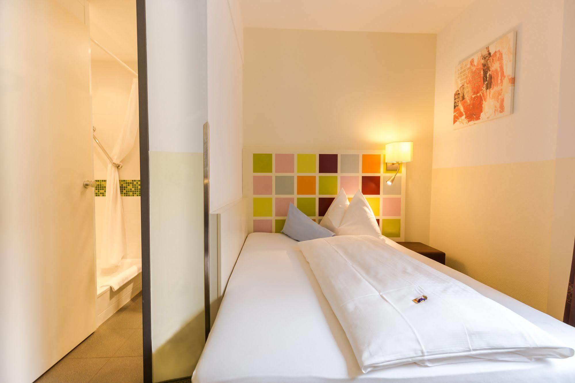 Hotel Arooma Erding Ngoại thất bức ảnh