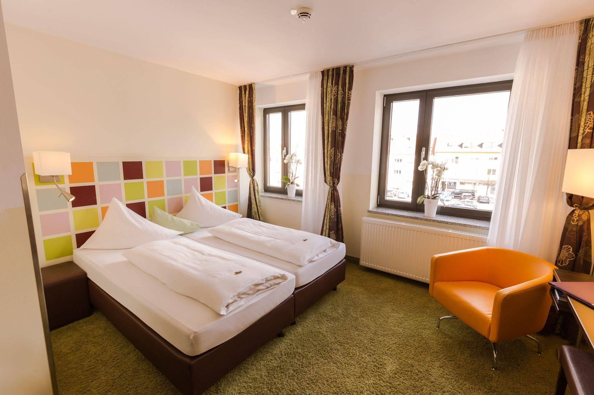 Hotel Arooma Erding Ngoại thất bức ảnh