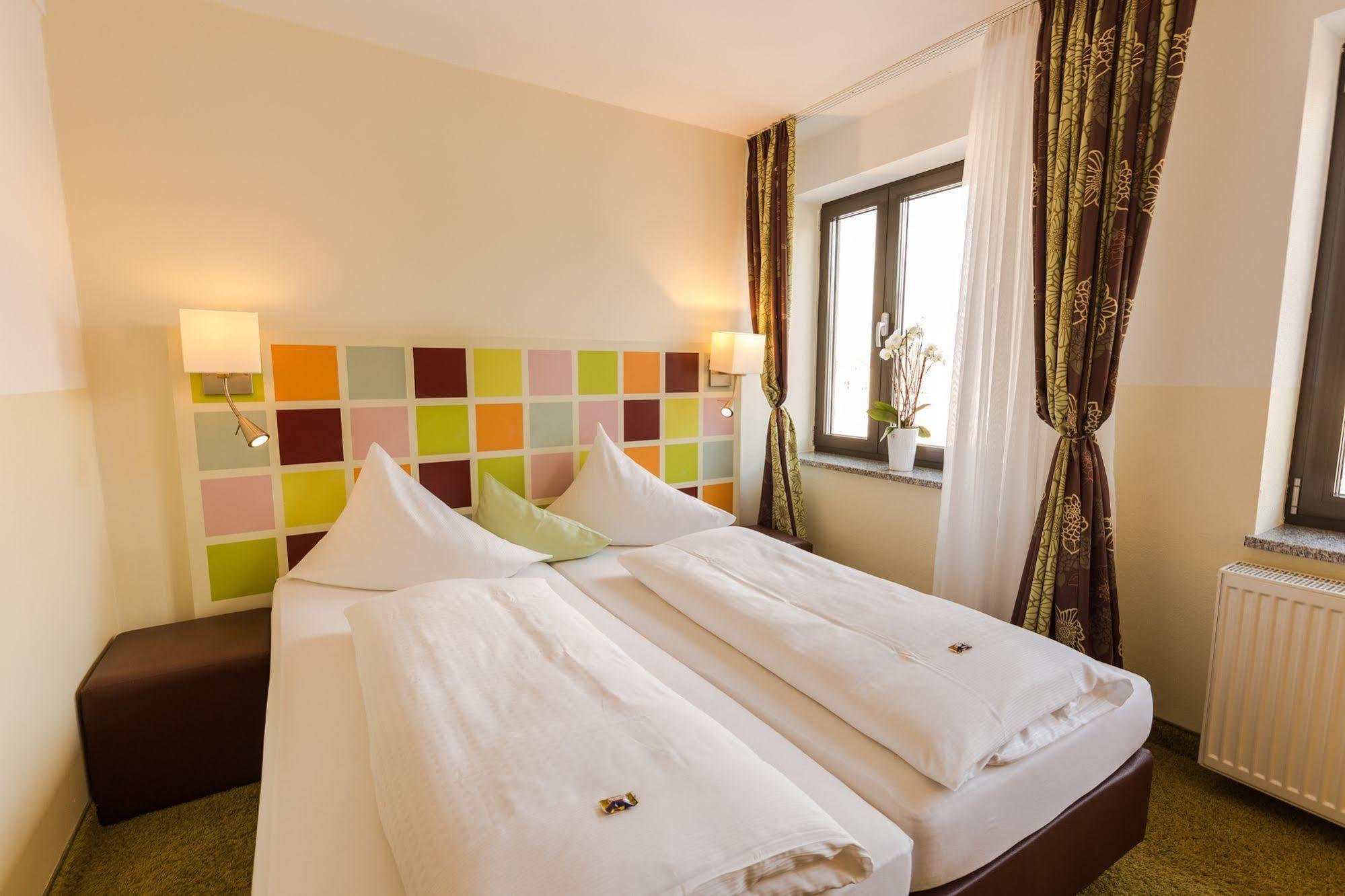Hotel Arooma Erding Ngoại thất bức ảnh