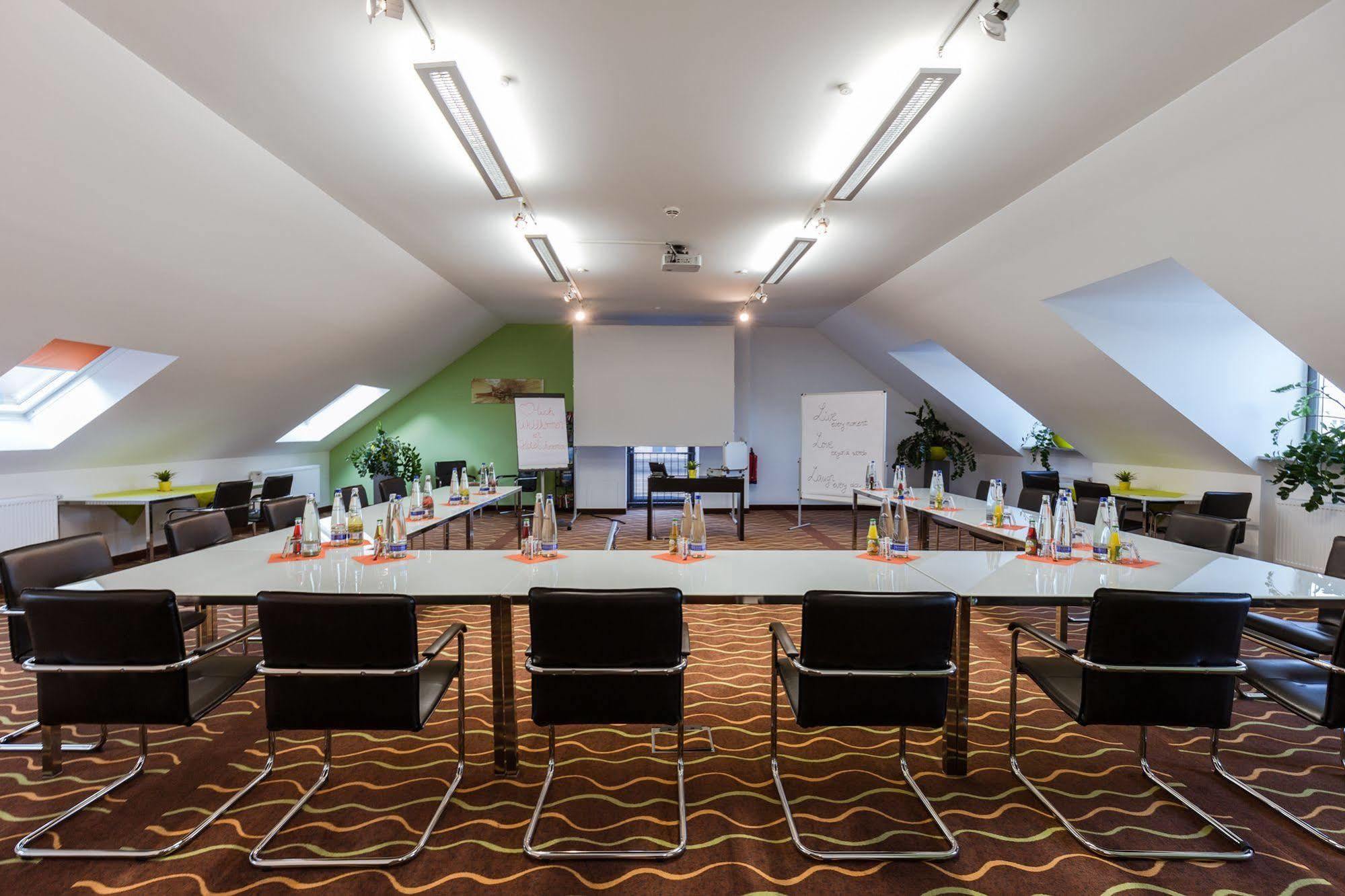 Hotel Arooma Erding Ngoại thất bức ảnh