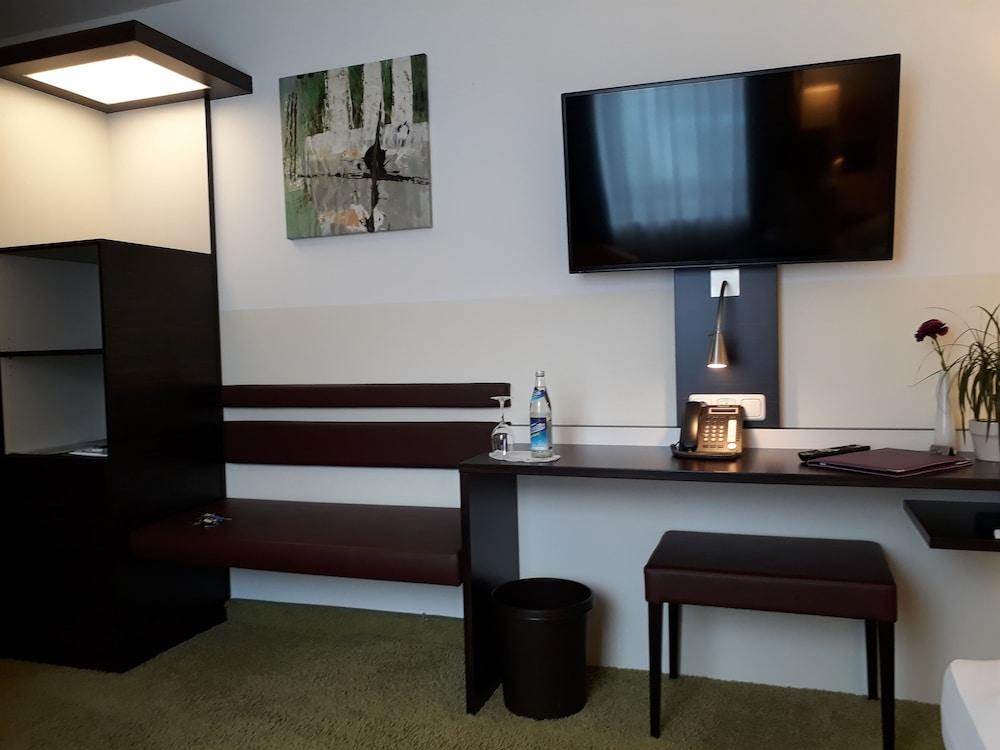 Hotel Arooma Erding Ngoại thất bức ảnh